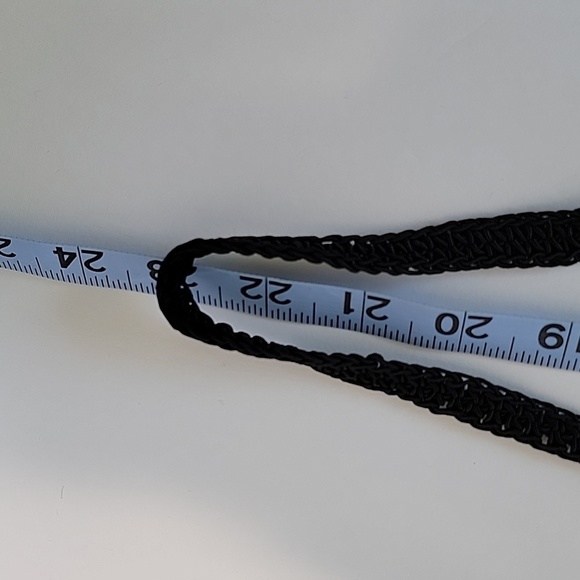 Liz Claiborne Purse Shoulder Bag Handbag Crochet Zipper Zebra Lining Black White - Picture 15 of 15